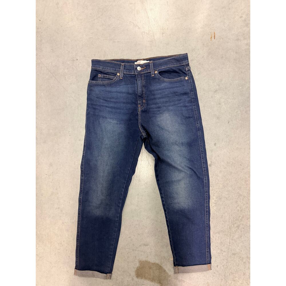 Levi Signature Signature Vintage Midrise Boyfriend 8 EUC Cropped Strait leg